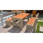 Betonové lavičky a stůl